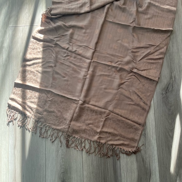 Floral Patterned Scarf with Fringe - Picture 3 of 3